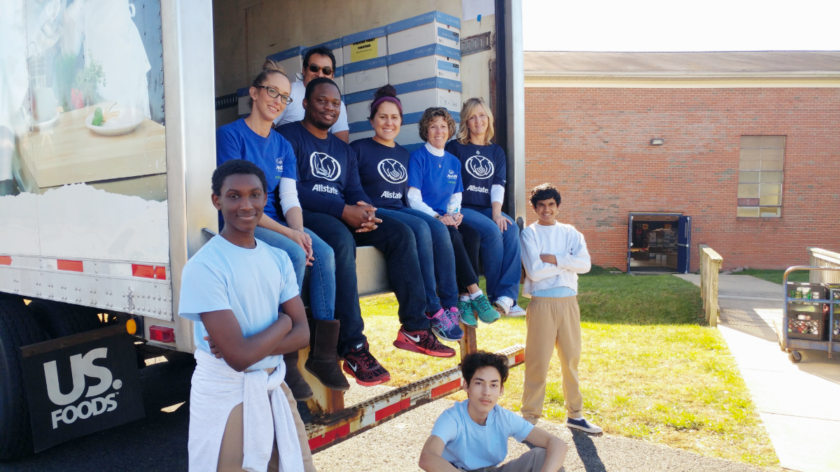 NVFS and Prince William County Public Schools Volunteers Collect 10,000 Lbs of Food for NVFS Spring Food Drive